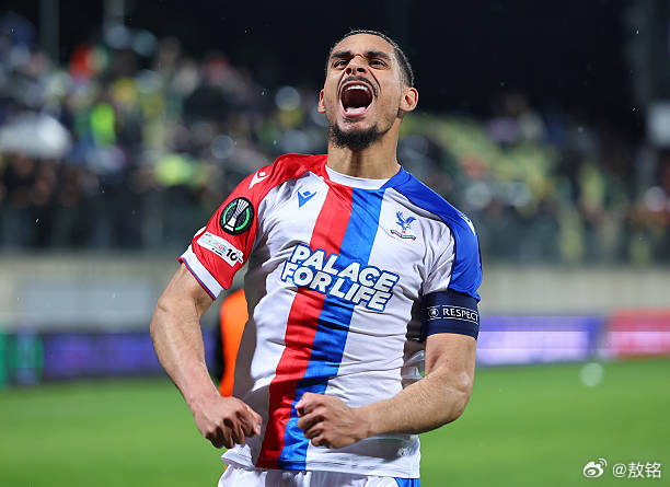 欧联杯 英超参加欧冠6队，有4个在1/8决赛被淘汰了。这说明英超强队在跟欧洲顶级