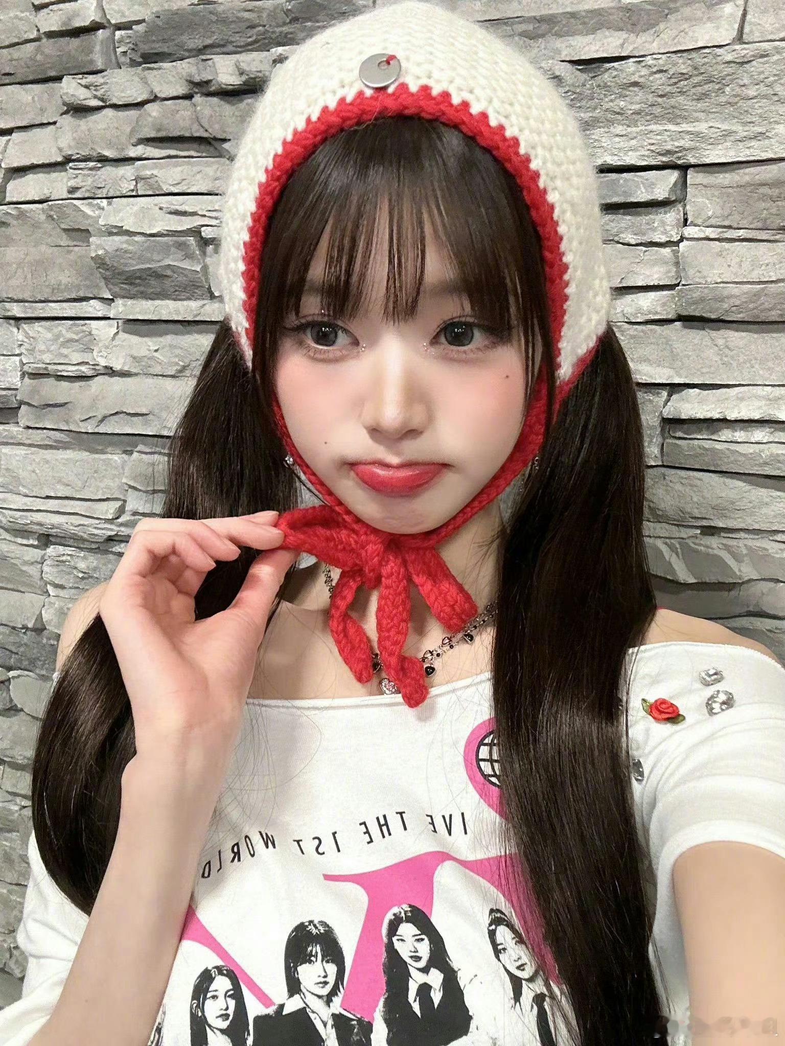 #张元英草莓针织帽造型##张元英草莓桃桃妆#张元英动态更新！好甜的小圆，一看就是