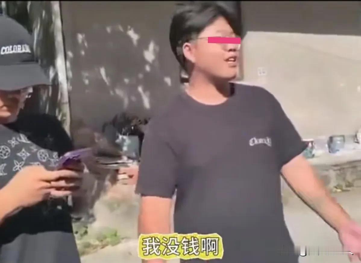 这几个小伙还挺懂法的，敲诈勒索都是用借钱做借口，不借钱就打工商局电话。

莆田一