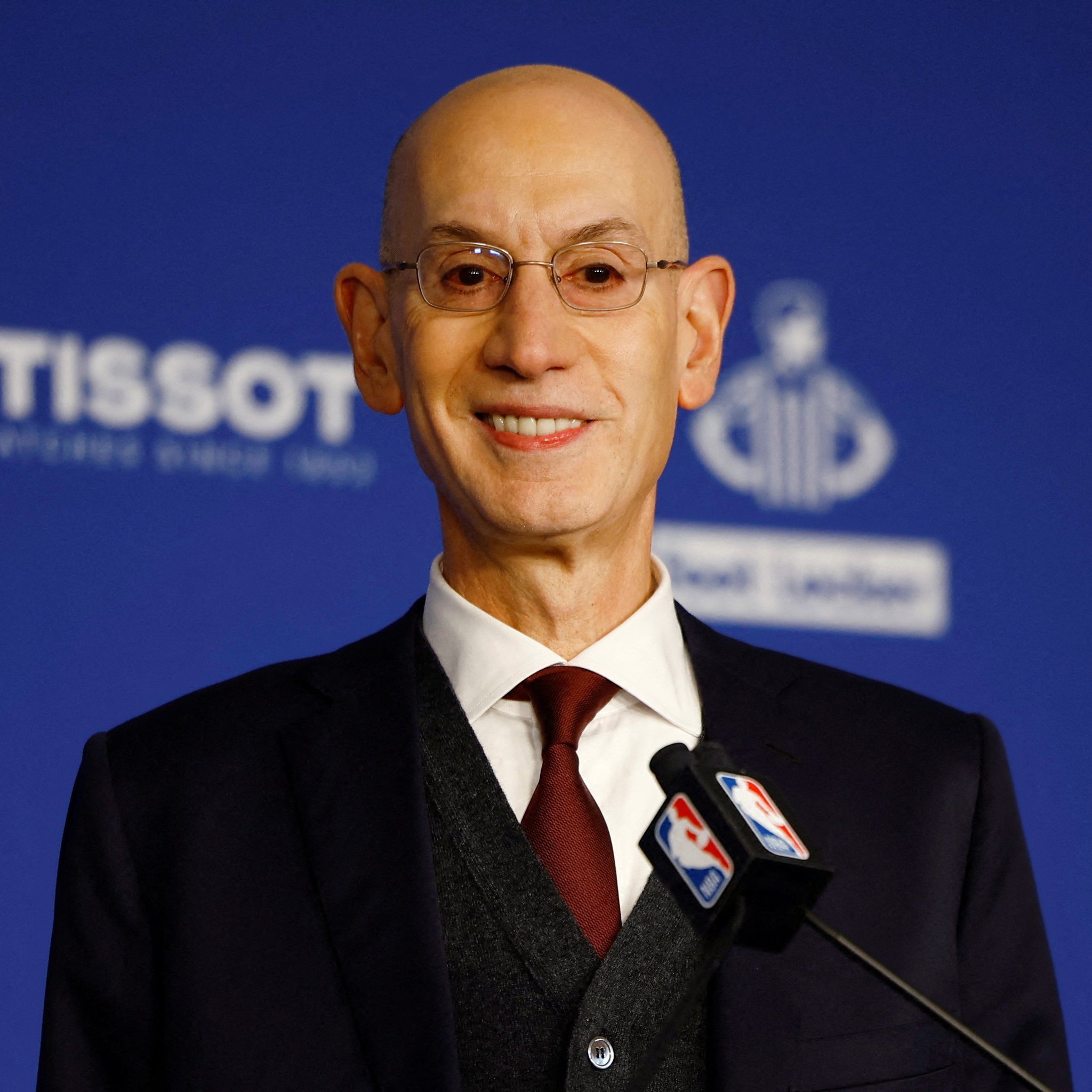 据BBC报道，亚当·萧华就NBA欧洲计划与曼城和曼联进行了会谈。不过，这两家俱乐