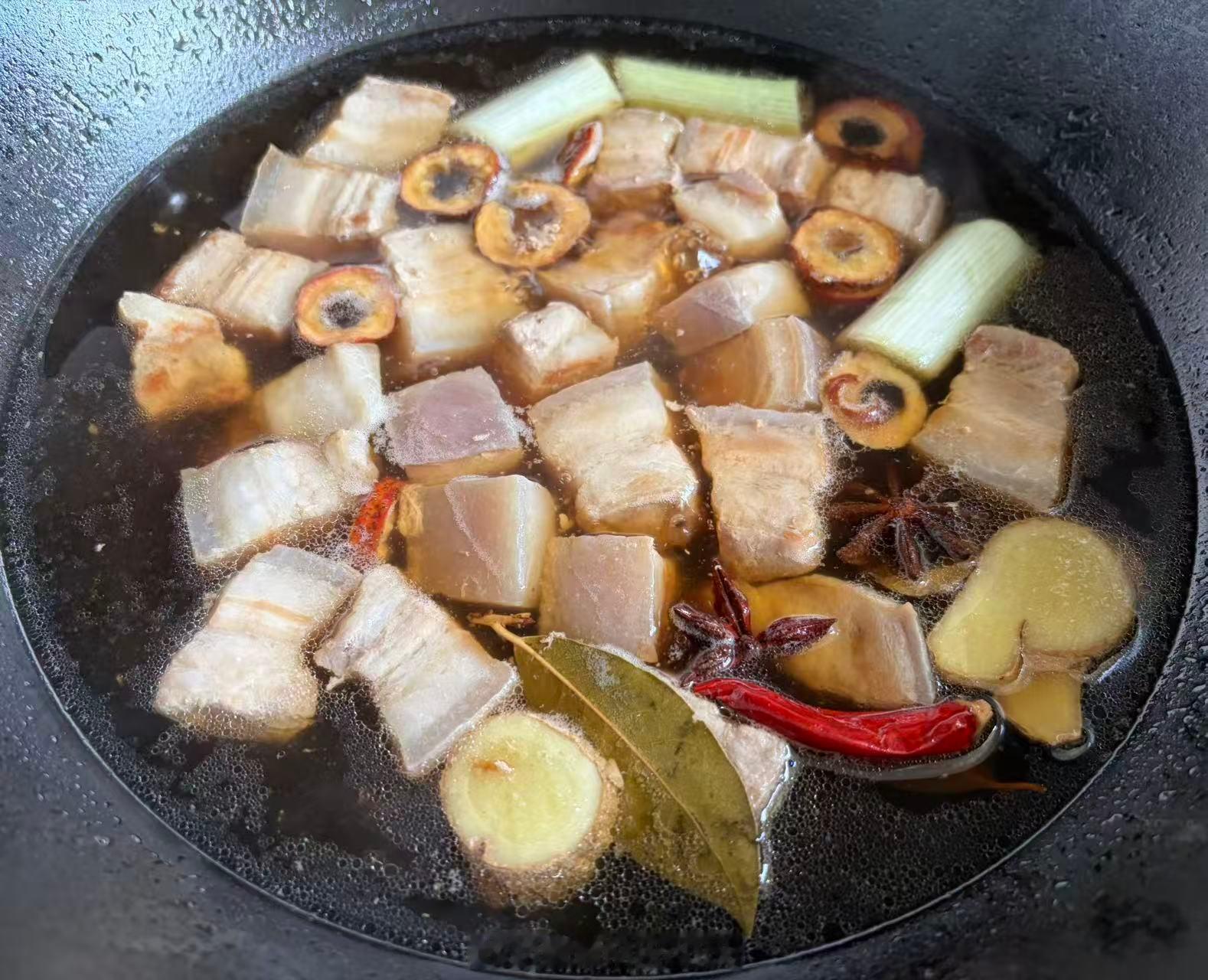 【红烧肉，与求知和探索世界的启示】今早炖了一锅红烧肉，心情啊非常之好。怎么判断一