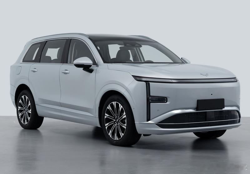 【五菱星光 L 】新能源 SUV正式申报，车长4980、六座布局、纯电&插混，星