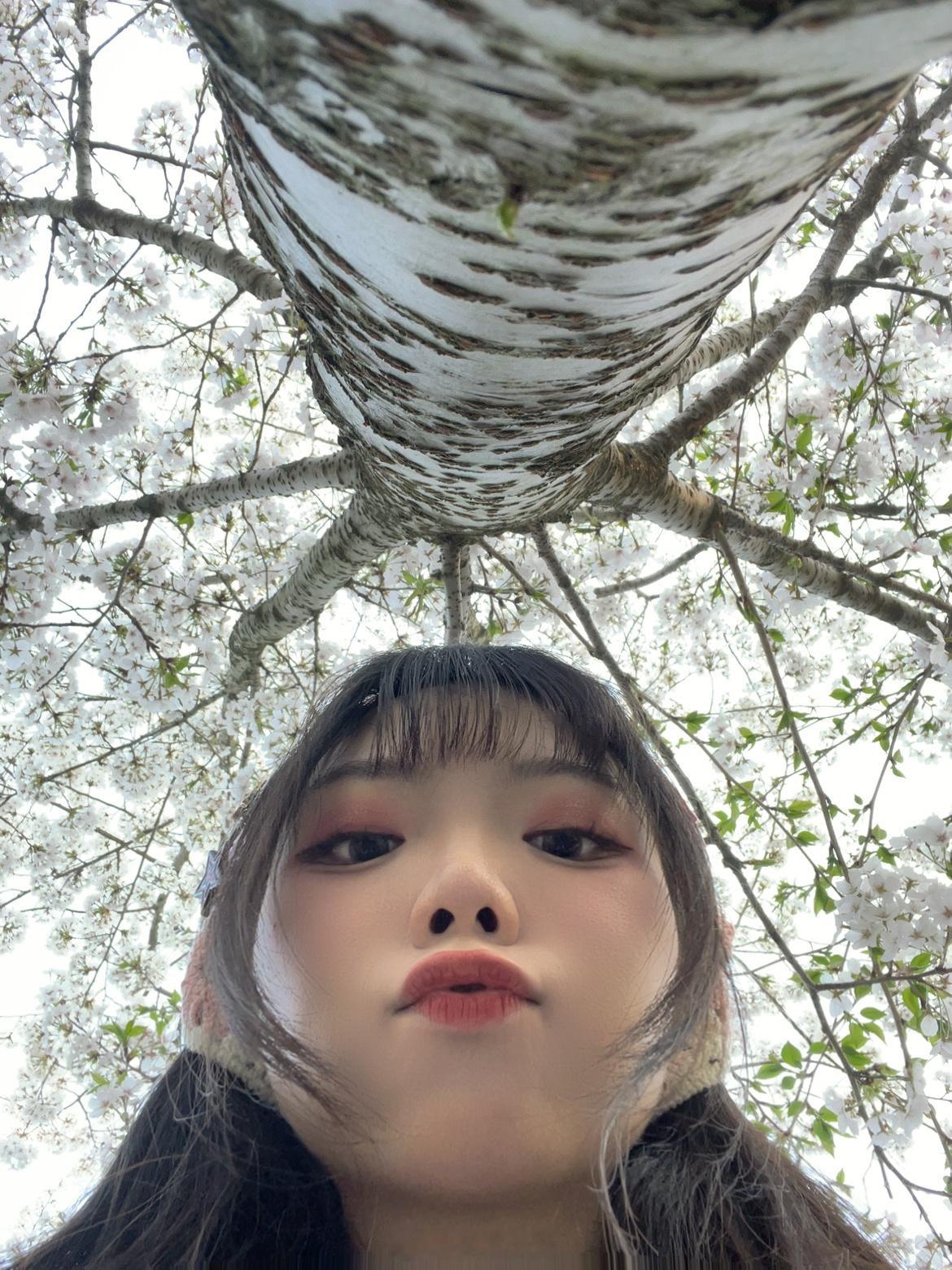 我才舍不得整你 我只会偷偷想你[委屈] ​​​