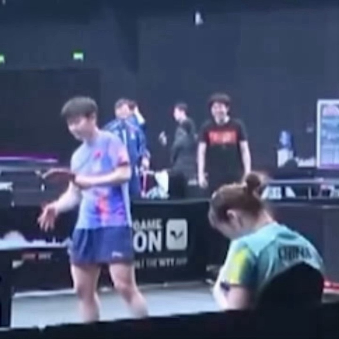 吾父吾母最近怎么了（老爸为什么要带着自己的主管一起笑嘻嘻看老妈 