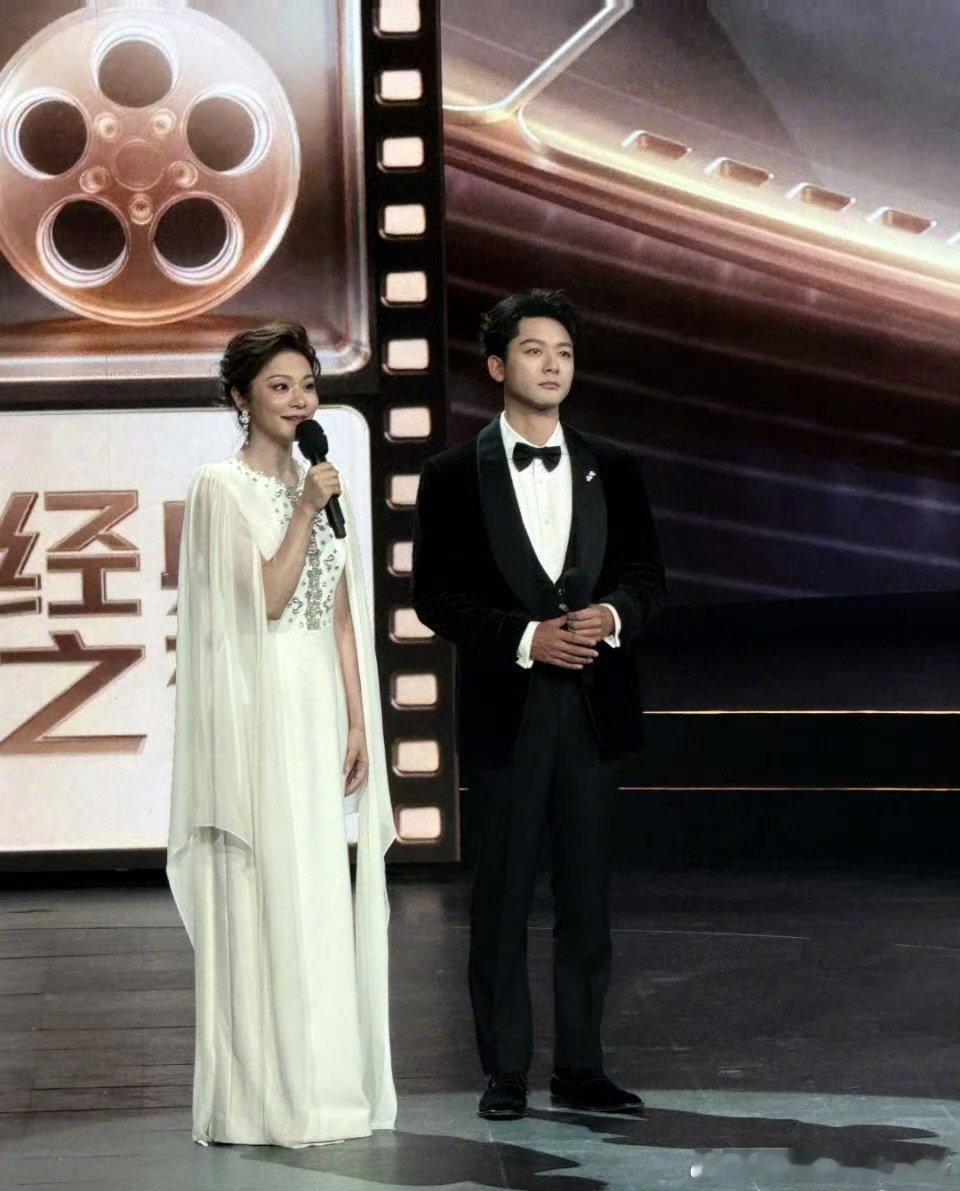 张晚意央视经典之夜主持张晚意主持张晚意主持央视经典之夜啦 