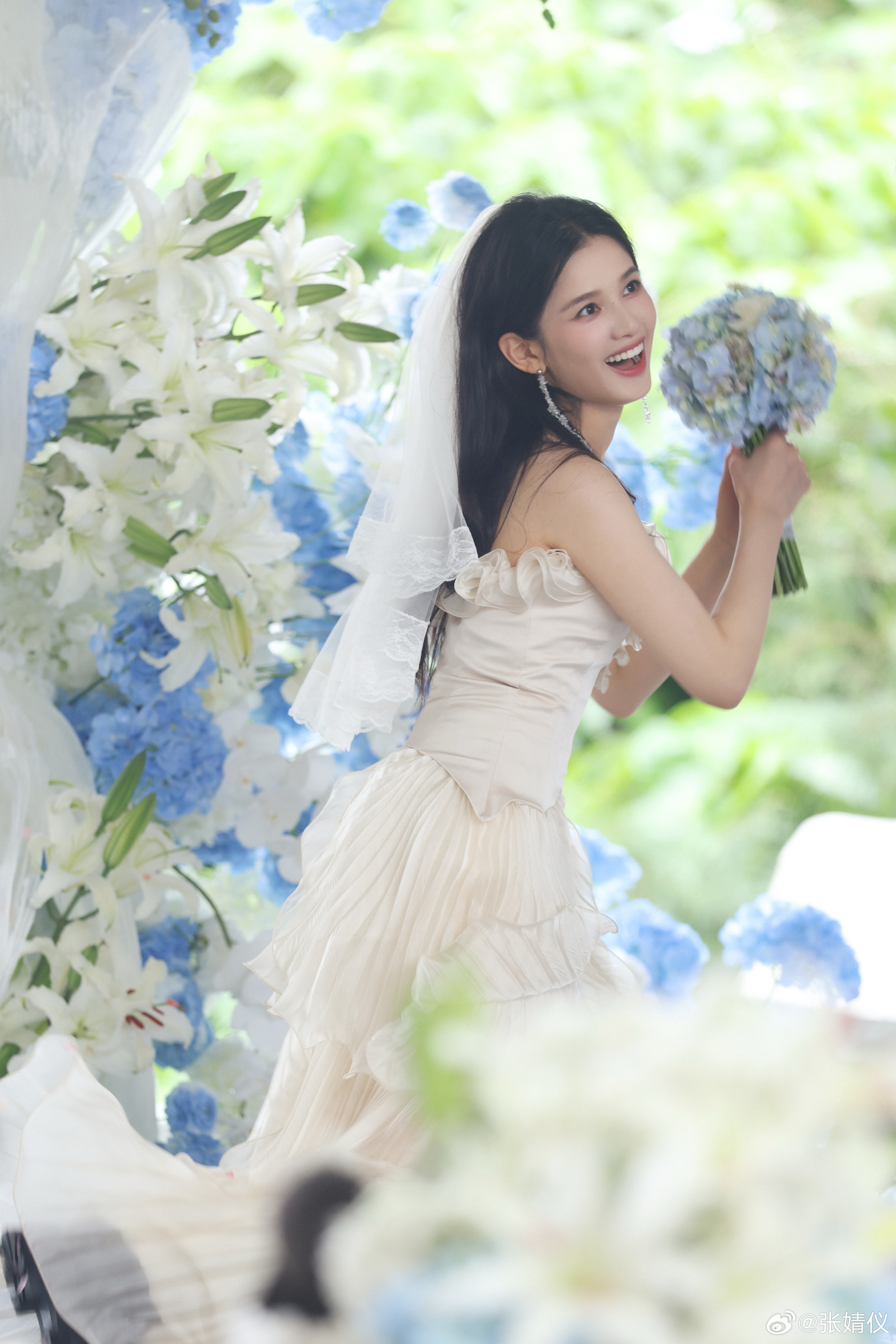 张婧仪这辈子都不可能主动追人我已经追张婧仪快四年了，女神什么时候能答应我的求婚（