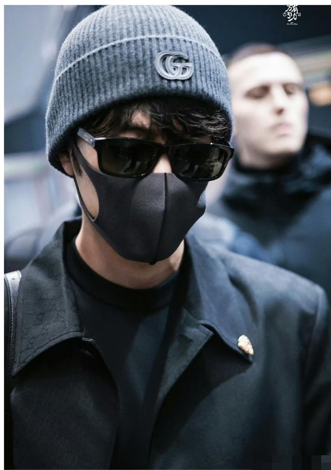 顶奢对人的偏爱，连分工都藏着巧思。Gucci把秀前阵仗拉得足足的，海外账号清空发