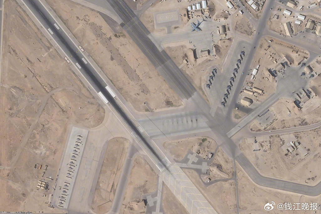 【#伊朗称击中美军第三套萨德反导系统#】伊朗伊斯兰革命卫队4日称，卫星图像显示，