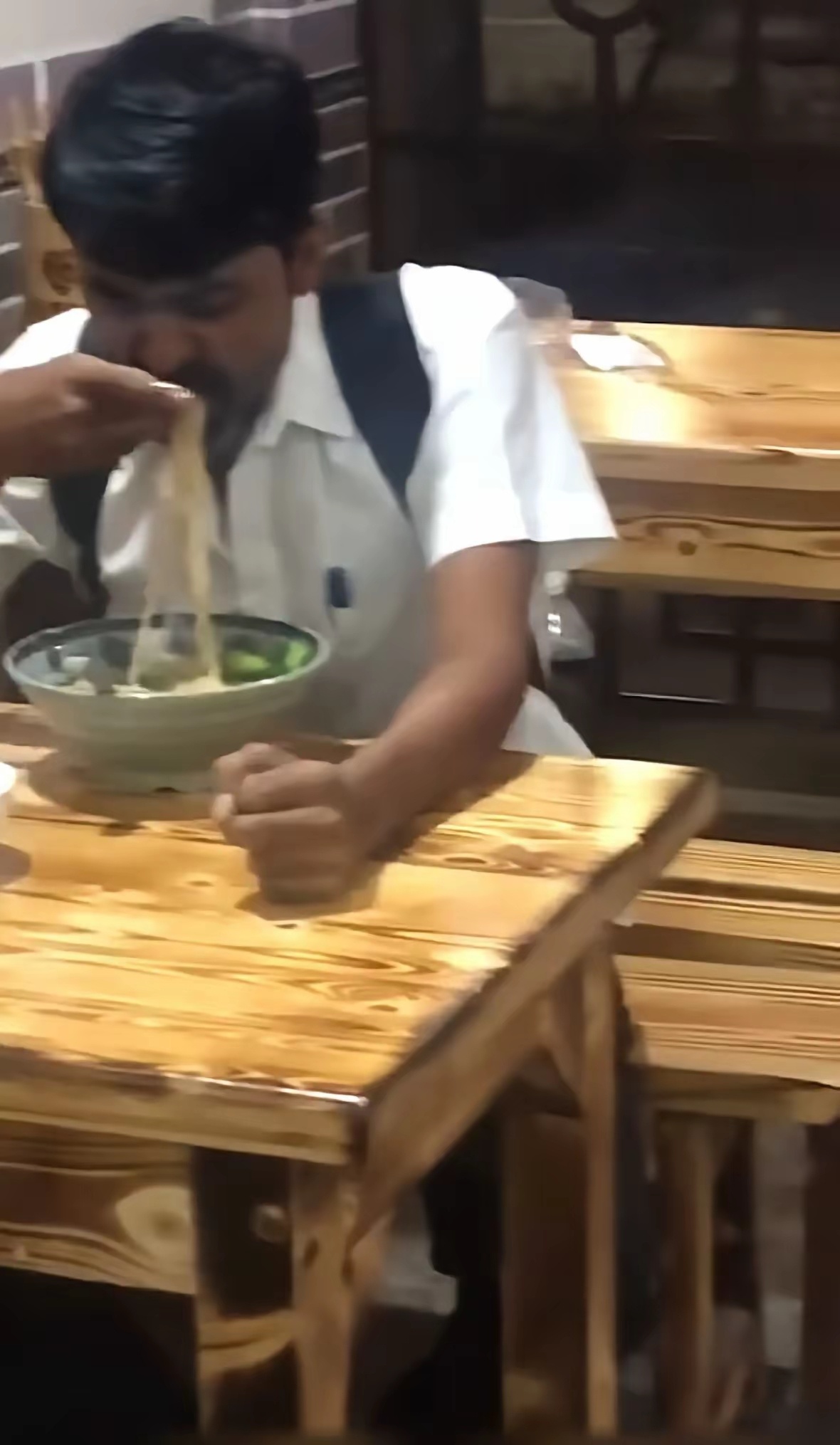 怪不得印度人不喜欢吃中国菜，确实有点费手