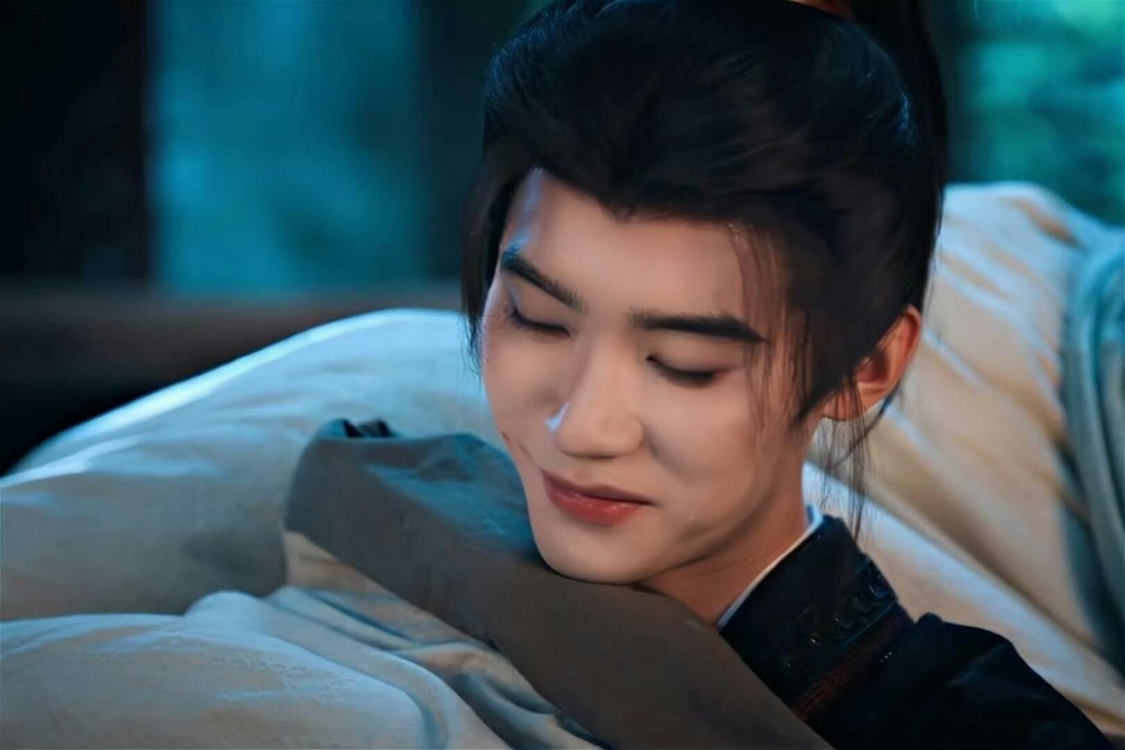 周翊然你倒是亲啊周翊然这眼神太媚了剧集翘楚 全剧最气人的不是反派，是谢燕来这张嘴
