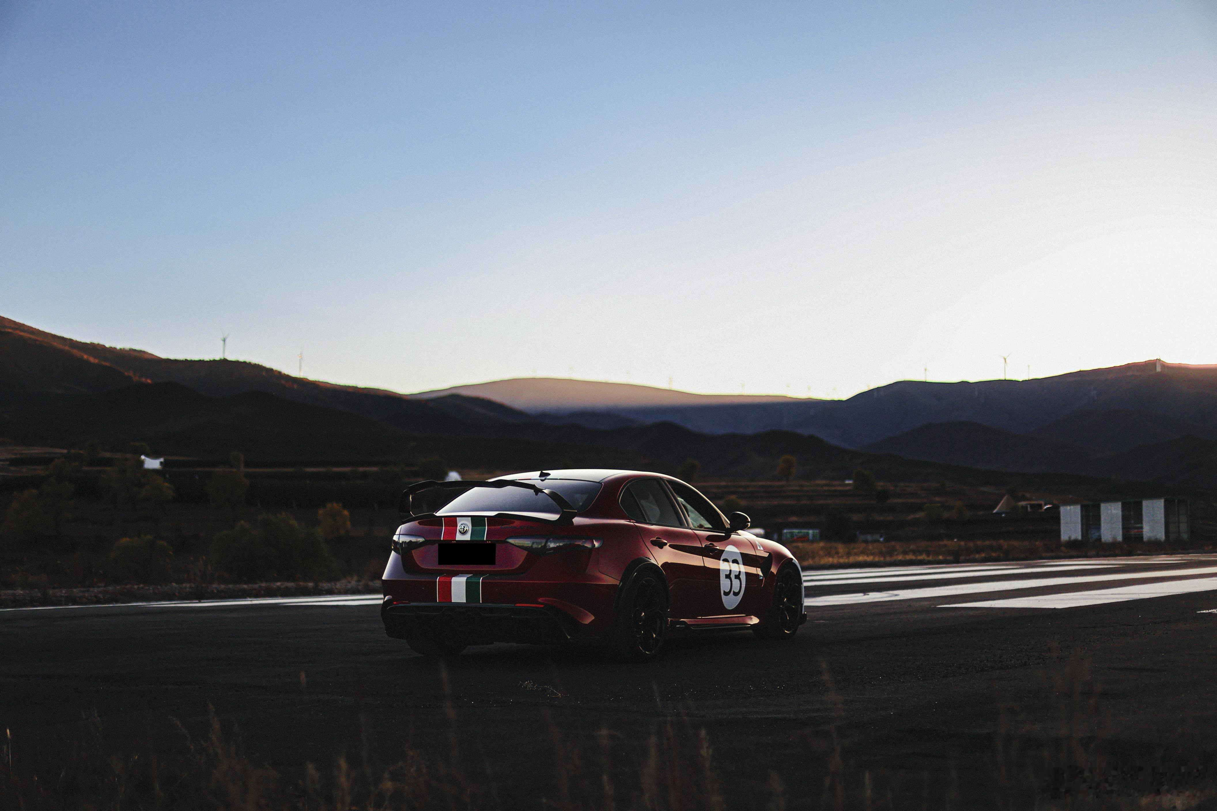 From the valley, ready to track.#全民拍车# ​
