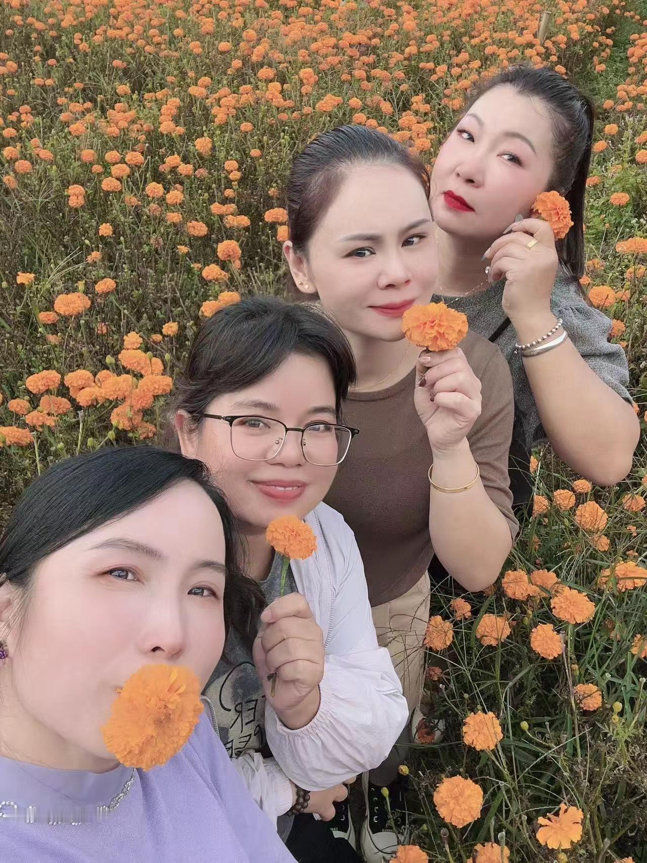 🍂这么漂亮的年纪，为什么不让自己快乐，人生何其短，要笑的格外甜。
