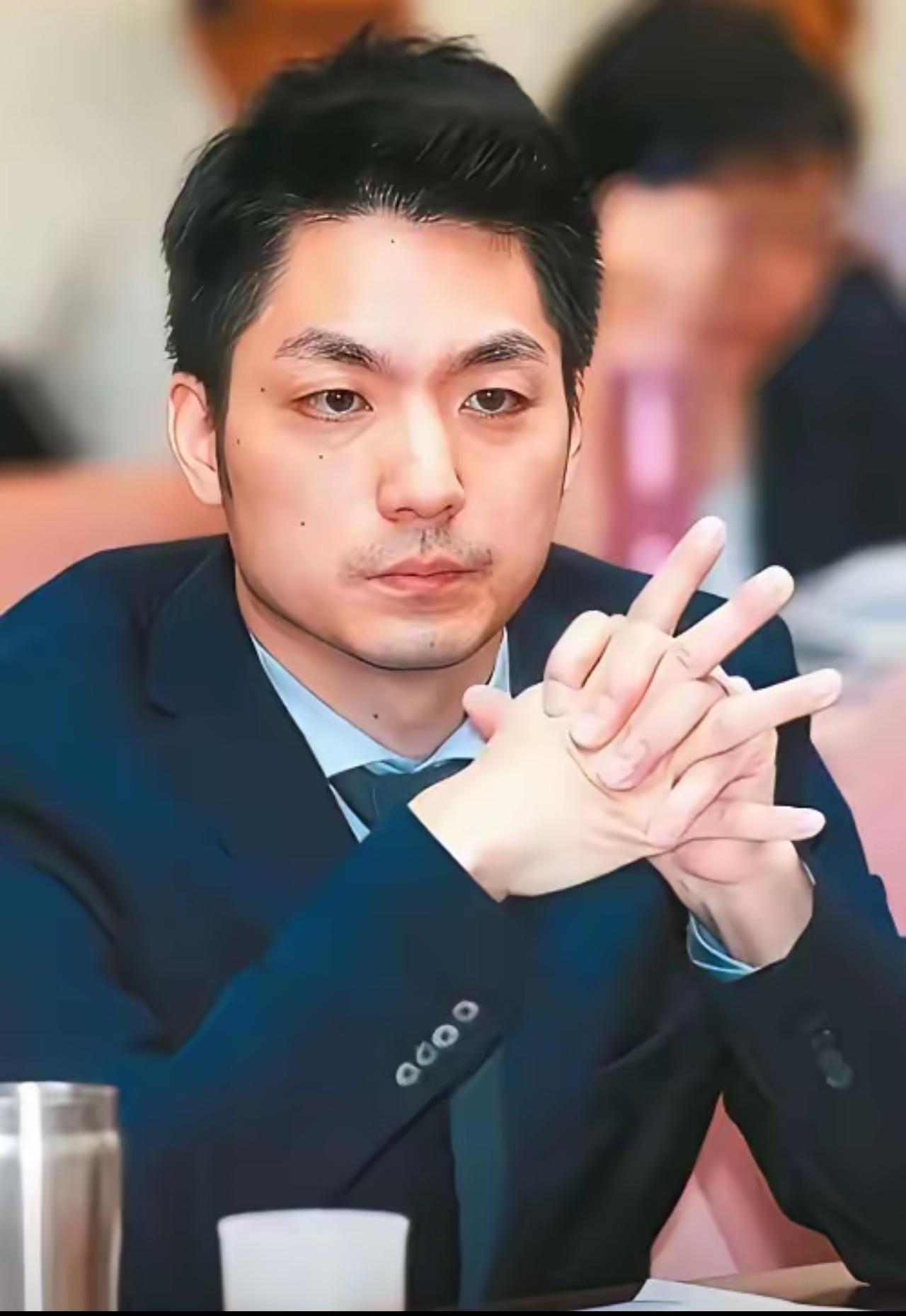 最近蒋家那边又传出消息，有后人站出来公开喊话，想把蒋介石和蒋经国的两口棺椁迁回大