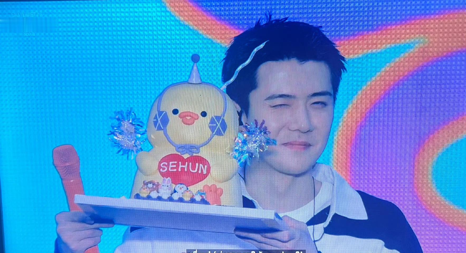 演唱会最后一天为吴世勋庆生