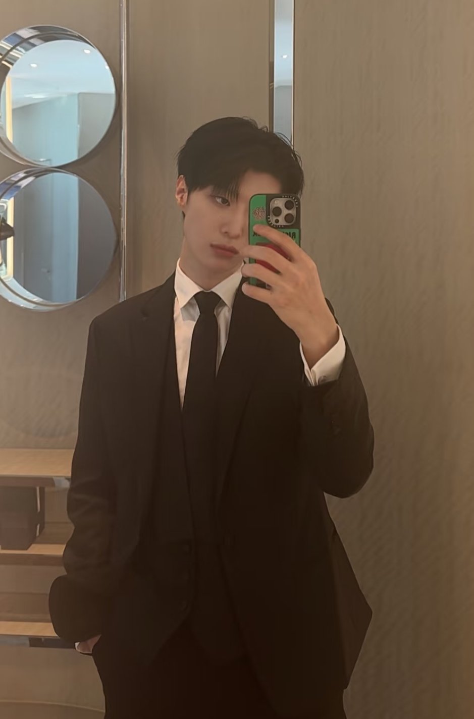 范丞丞的西装图～ 