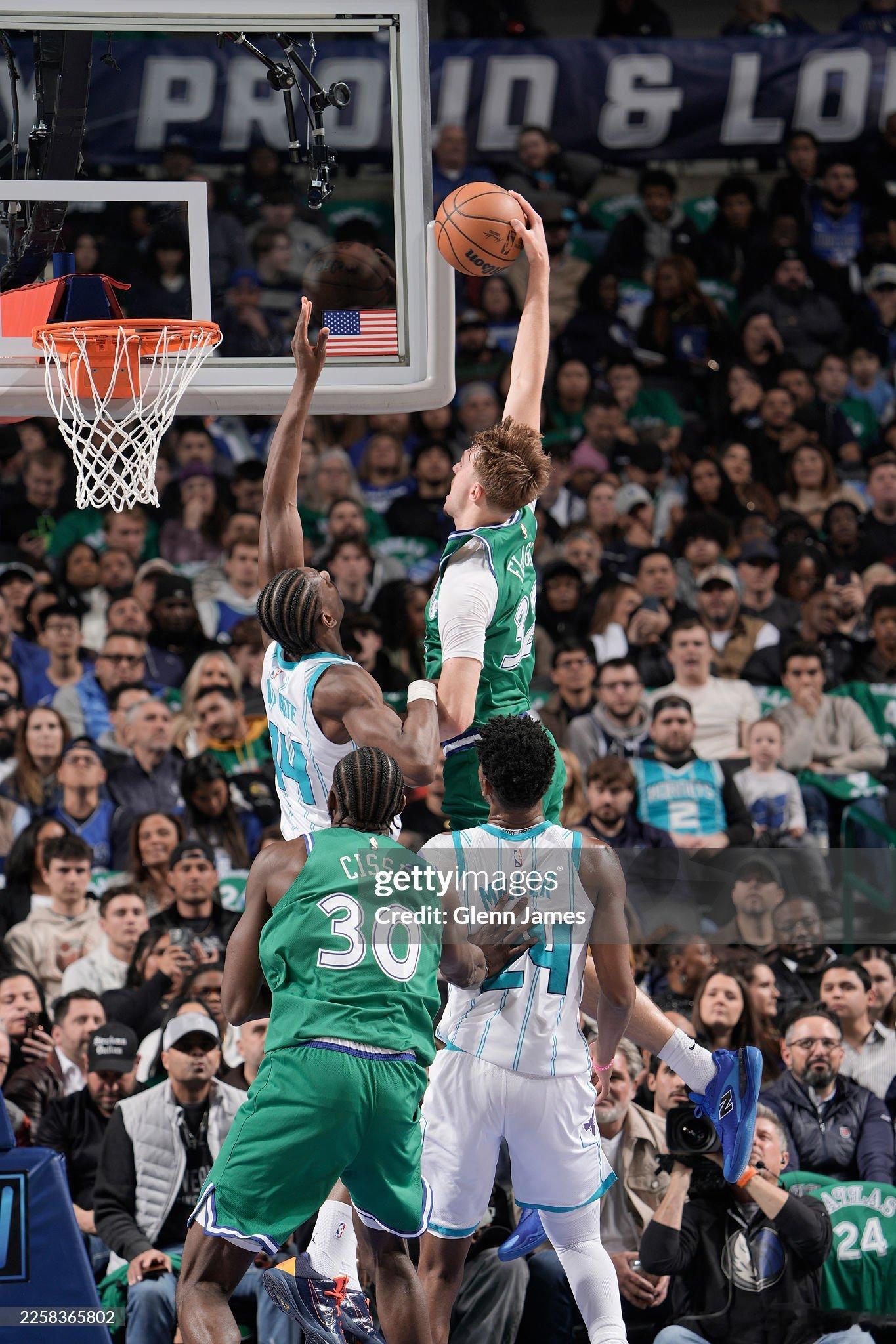 MFFL 常规赛第48场，我牛121比123输给黄蜂。弗拉格刷新各种生涯记录。太