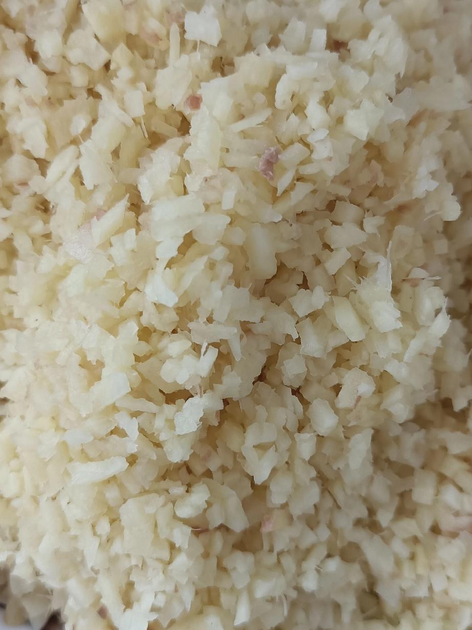 从九点多忙到了四点半，血肠熟了，很成功，非常好吃！
姑姐姐夫们，两个哥哥嫂子都到