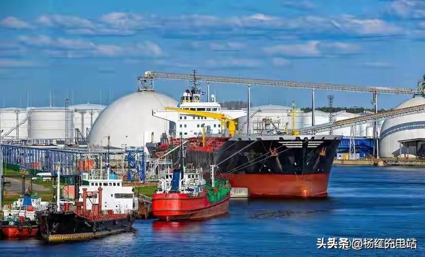 刚享石油红利就遭釜底抽薪！俄两大核心港口被炸，4成出口瘫痪，普京翻盘梦碎？
 