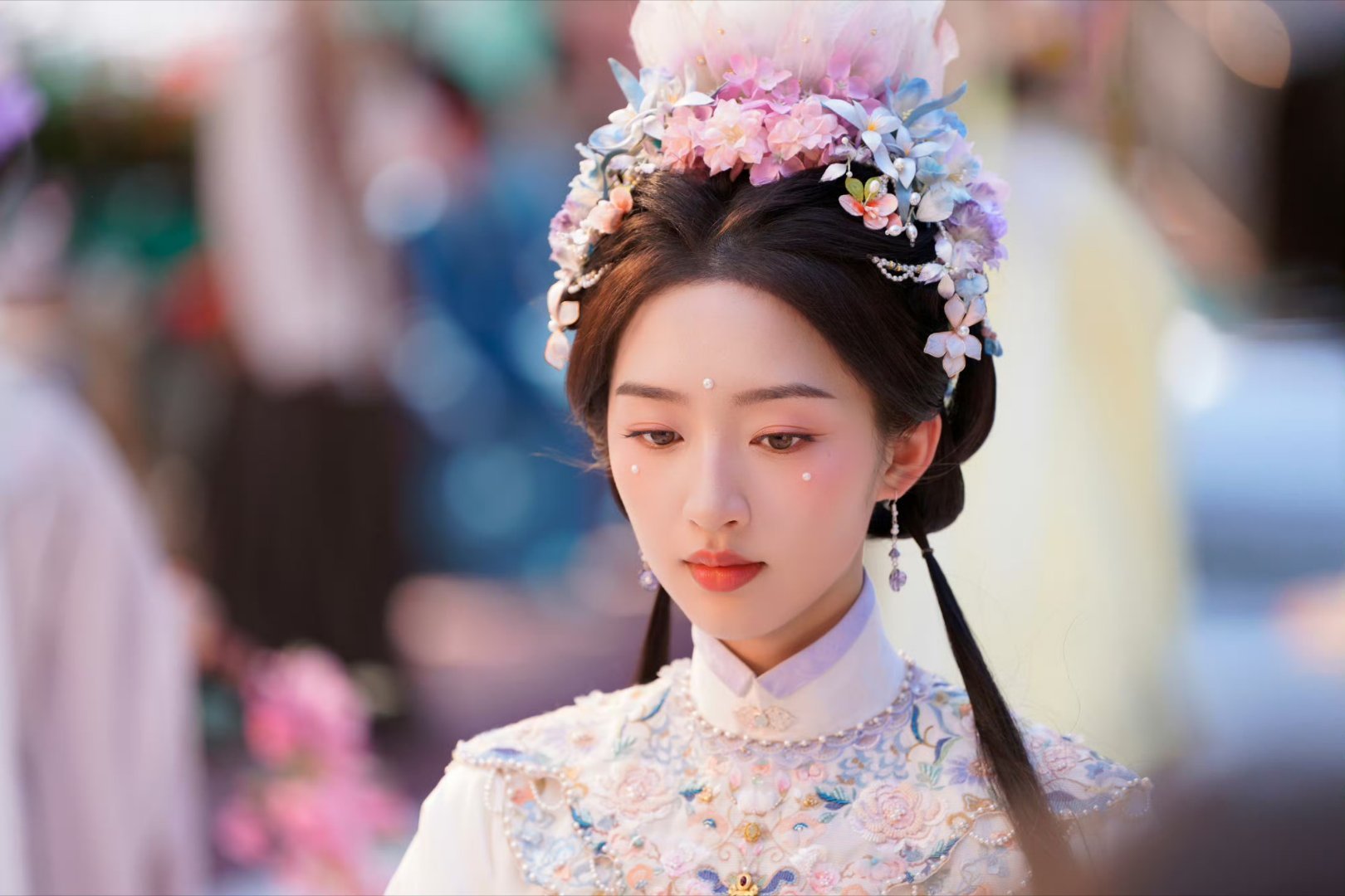 邓恩熙新剧美人一大跳邓恩熙花神造型美到我心坎上花开锦绣花神名场面值得反复回味！邓