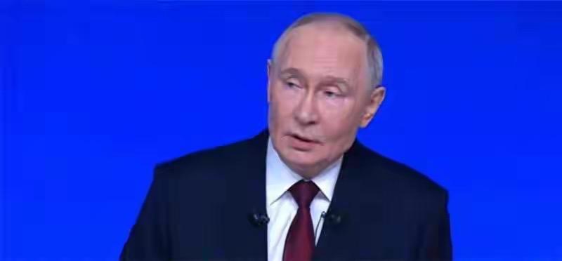 【环球网快讯】俄罗斯总统普京于12月19日举行年度记者会。据俄新社等媒体报道，对