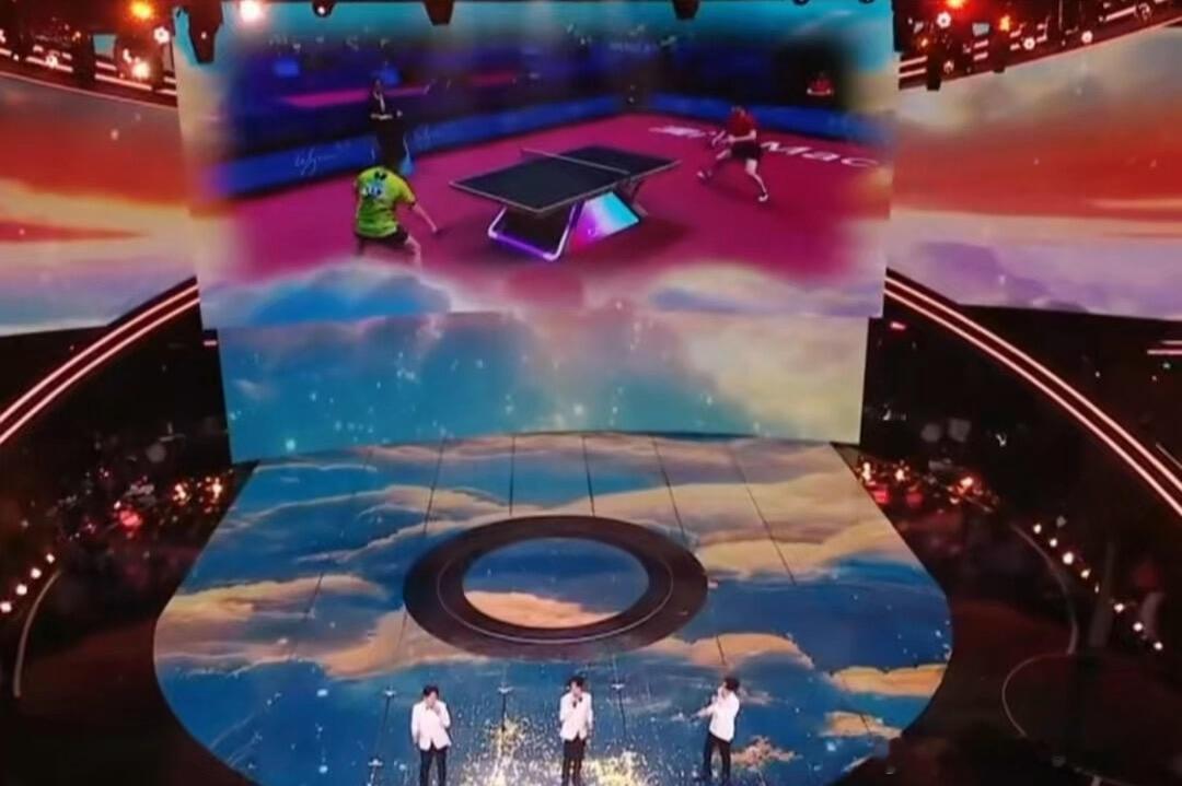 东方卫视跨年晚会播放樊振东全运会男单夺冠画面 