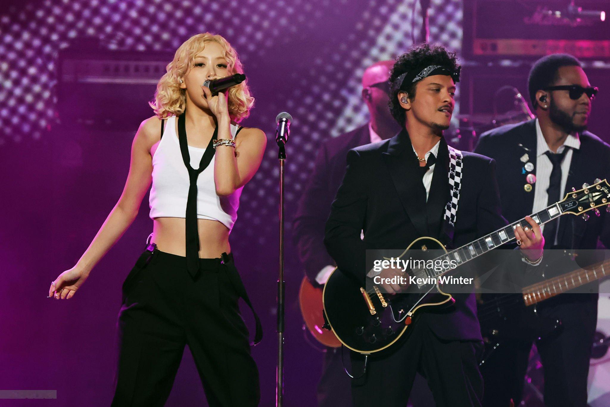 朴彩英火星哥格莱美开场 太棒了！！ 