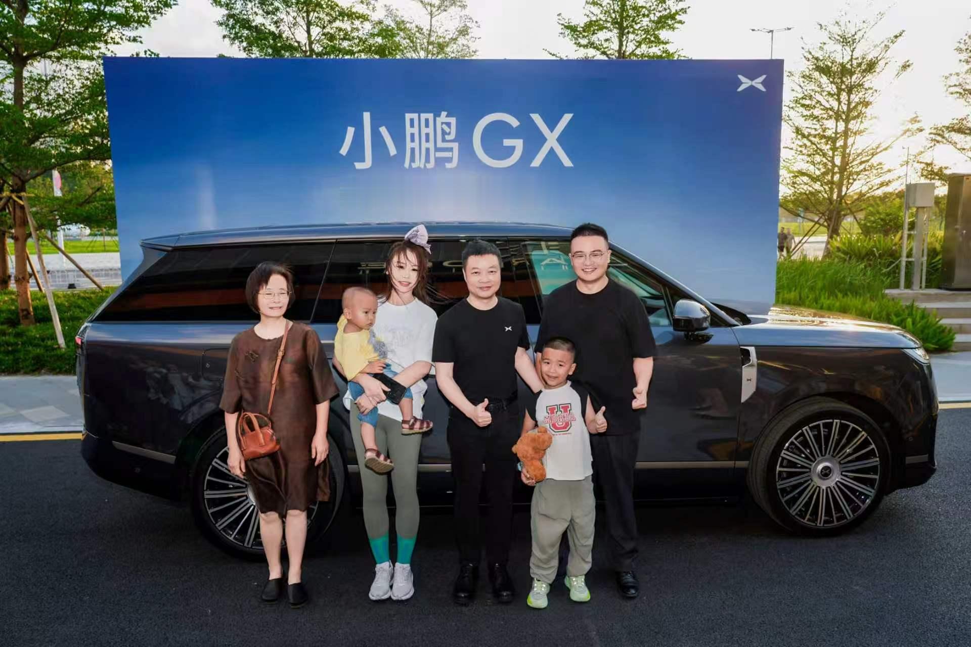 小鹏GX全国交付今日正式开启，极致诚意保质保供保交付，更让出2个名额给用户先提G