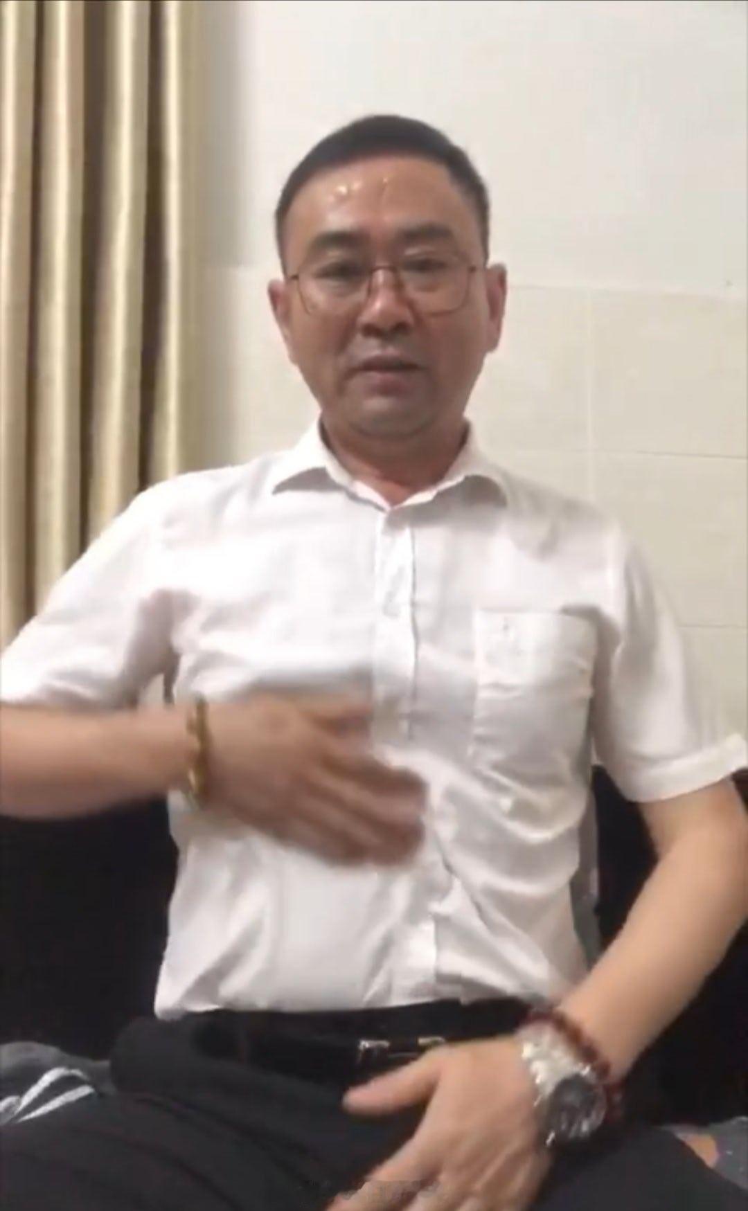 每次心情不好就看点小电影解闷