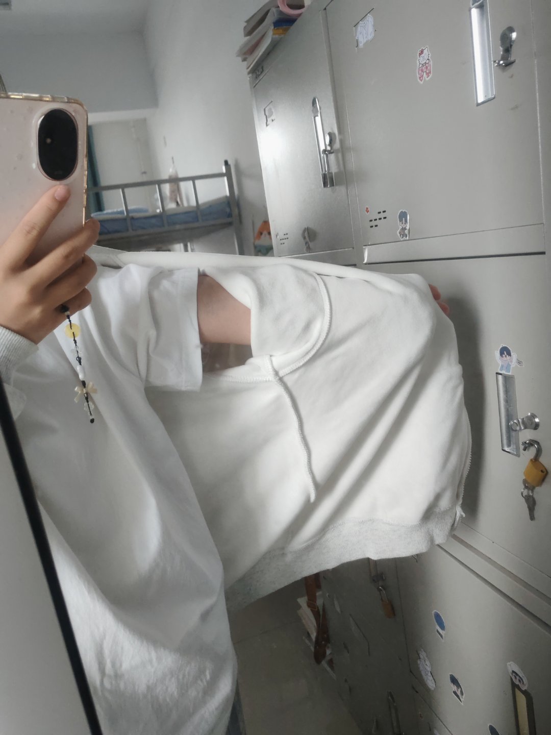 辽宁 你要冻死我嘛外套加绒 里面短袖 ​​​