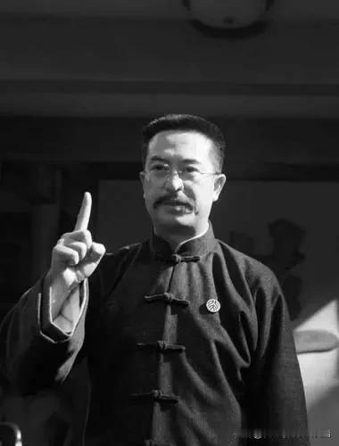 大家听没听过李大钊为工人争取8小时工作制的那段话：
不想长年累月熬长班，拼死干活
