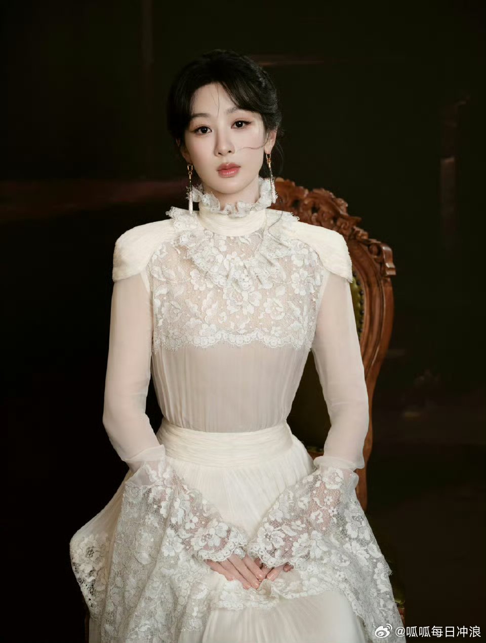 杨紫白玉兰颁奖典礼，今天是华伦2025春夏高定！！ ​​​