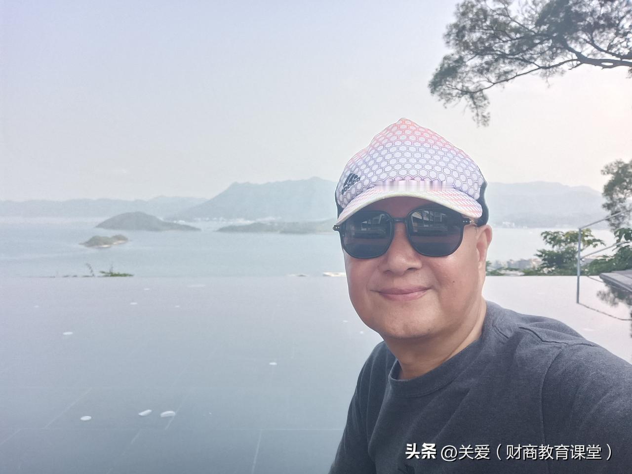 今天我问一年后即将退休的太太一个问题：你未来领的养老金是怎来的嘛？她说肯定是社保