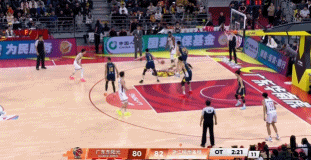 吴前关键三分命中，浙江优势很大了。总说吴前逐渐老去，属于他的时代过去了，但你稍微