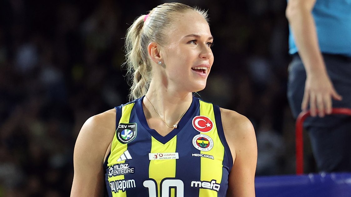 Q：你觉得现在世界上最好的两名球员是谁？我问的是两名球员，因为我知道如果我只问一