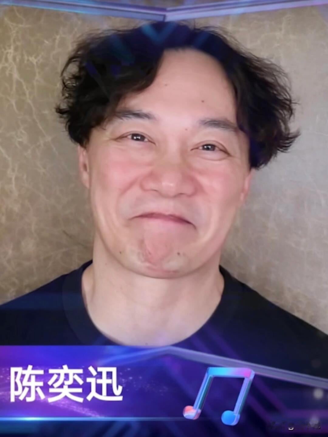 陈奕迅受伤之后首次露面，伤口首次曝光！颜值依然在线，但声音不在线。
经过一个多月