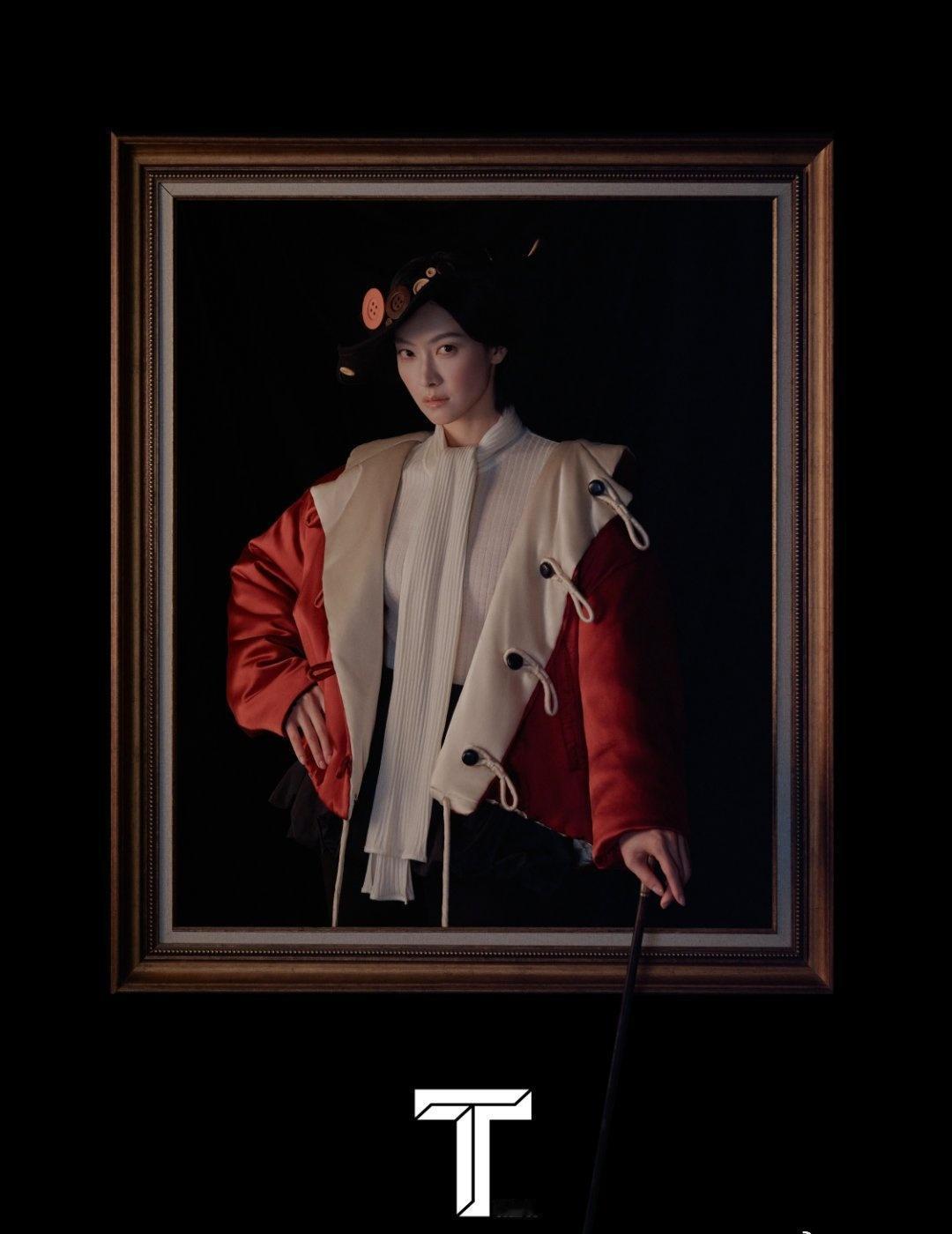 油画框里的故事感好绝！红与黑撞出旧时光的韵，针织肌理藏着岁月的诗。每个眼神都是一