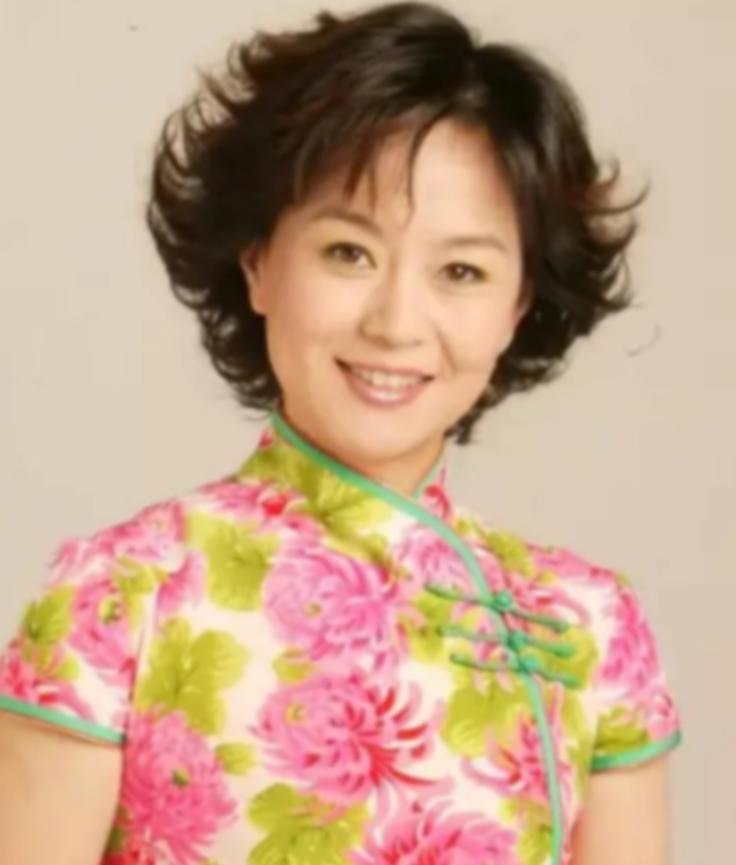 1999年，鞠萍向丈夫提出了离婚，丈夫却提出孩子和钱只能带走一样。鞠萍一听就知道