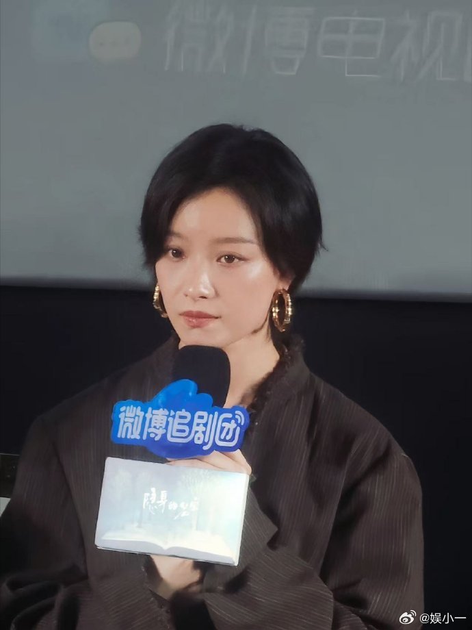 闫妮无声哭戏这段无需夸张表达，闫妮仅凭细微表情与泪水，就把思念与自责演到极致✨隐