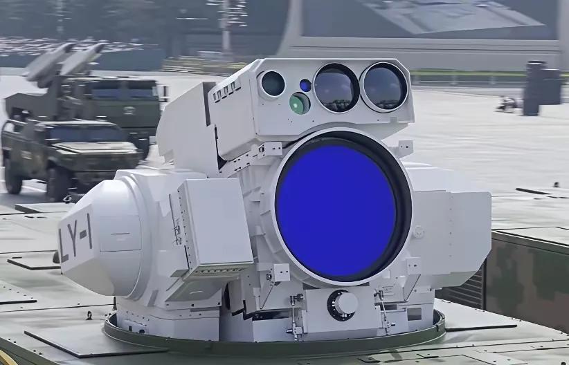 说出一句带春字的诗词忽如一夜春风来，千树万树梨花开。