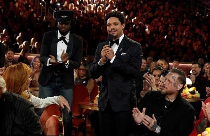 格莱美变反特主战场！
群星戴徽章喊停ICE，特朗普为何敢怒不敢封？

第68届格