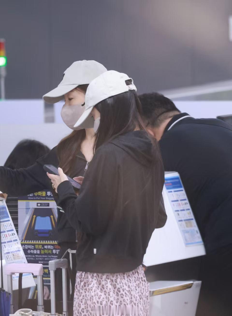 首尔机场偶遇angelababy首尔机场偶遇angelababy！网友首尔机场偶