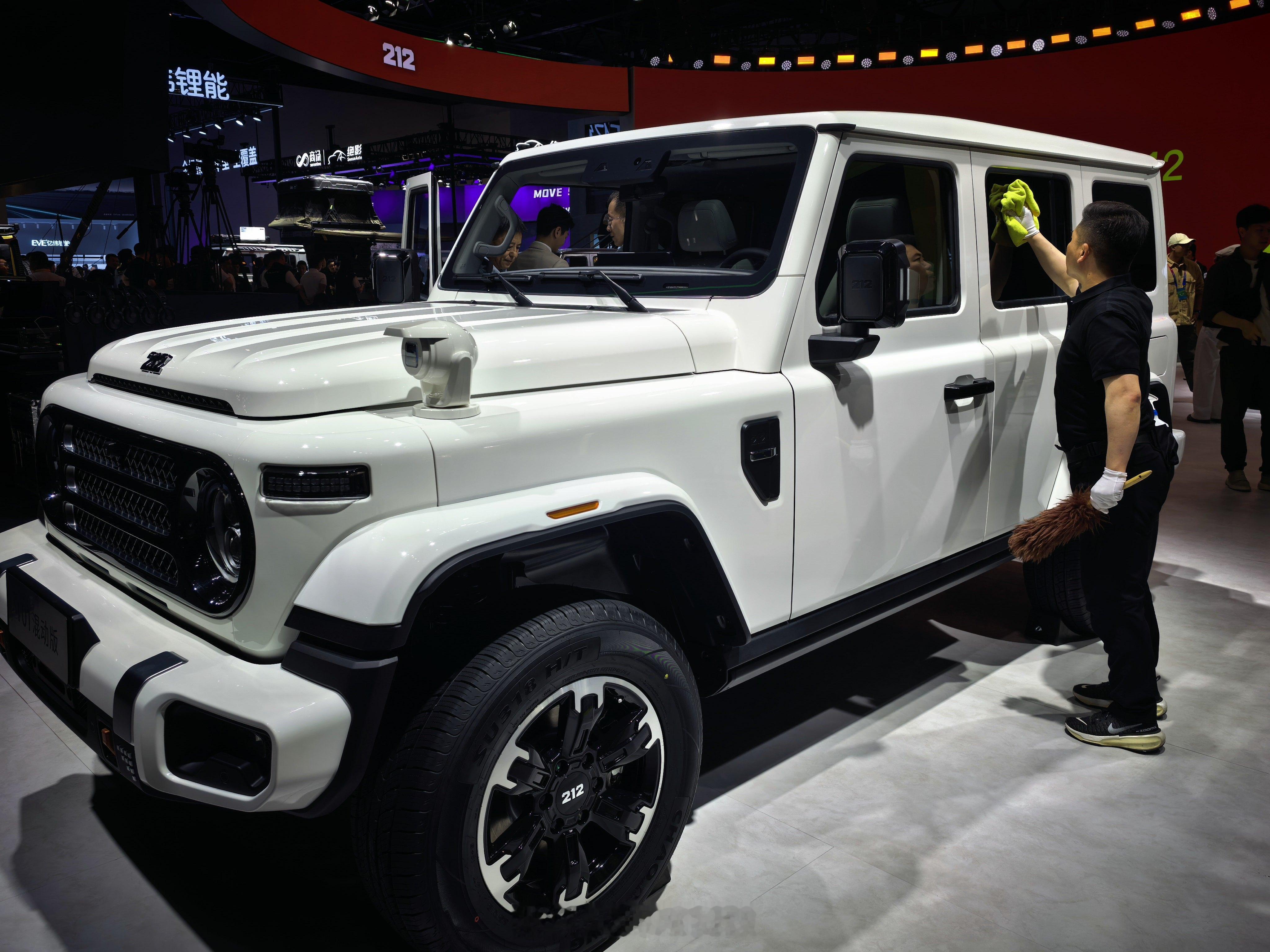 小明说科技带你逛2026北京车展—212篇路过212展台，瞬间就被从传奇的212