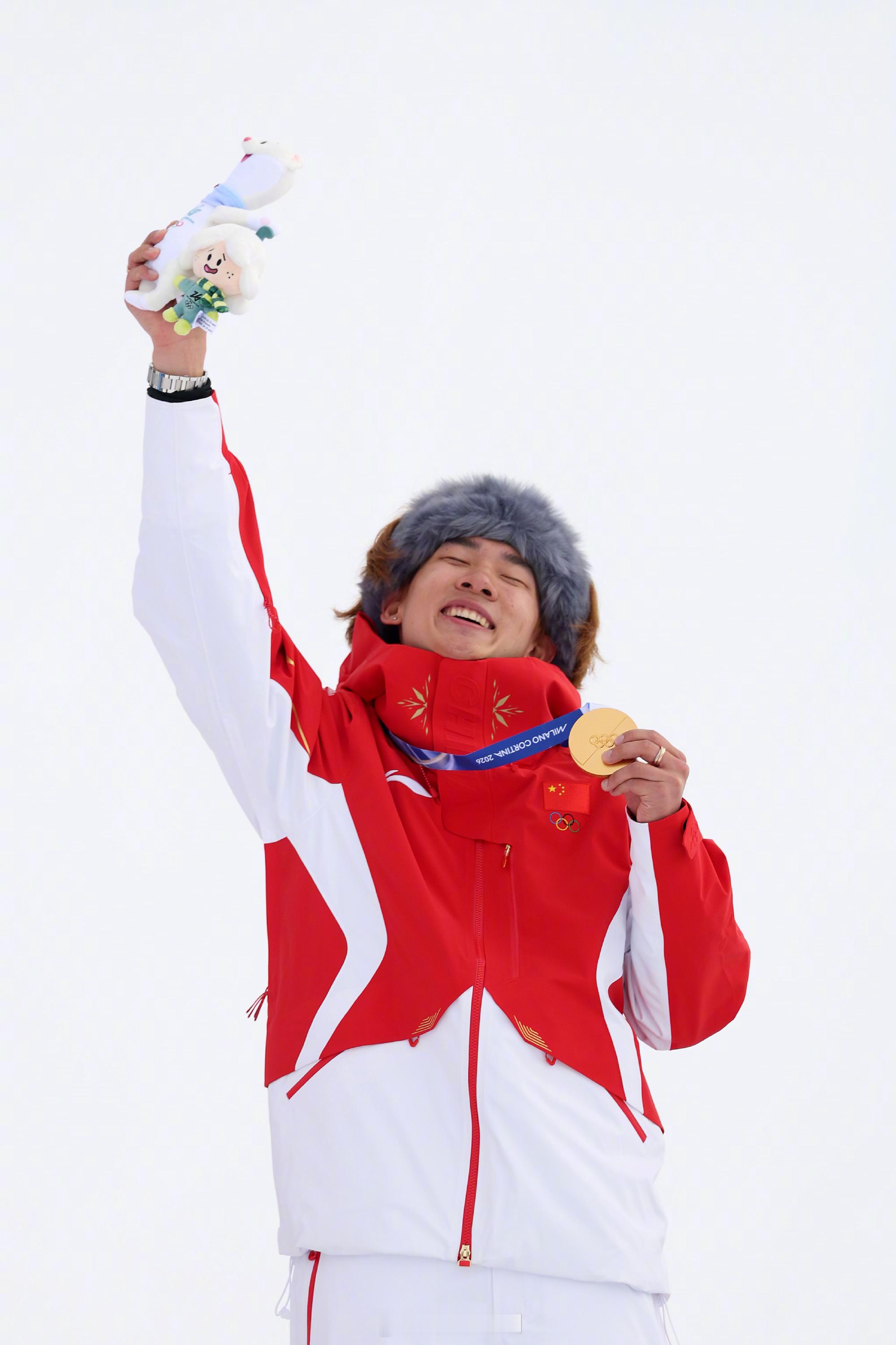苏翊鸣王心迪等7人获五四奖章 为表彰我国青年运动员的突出贡献，共青团中央、全国青