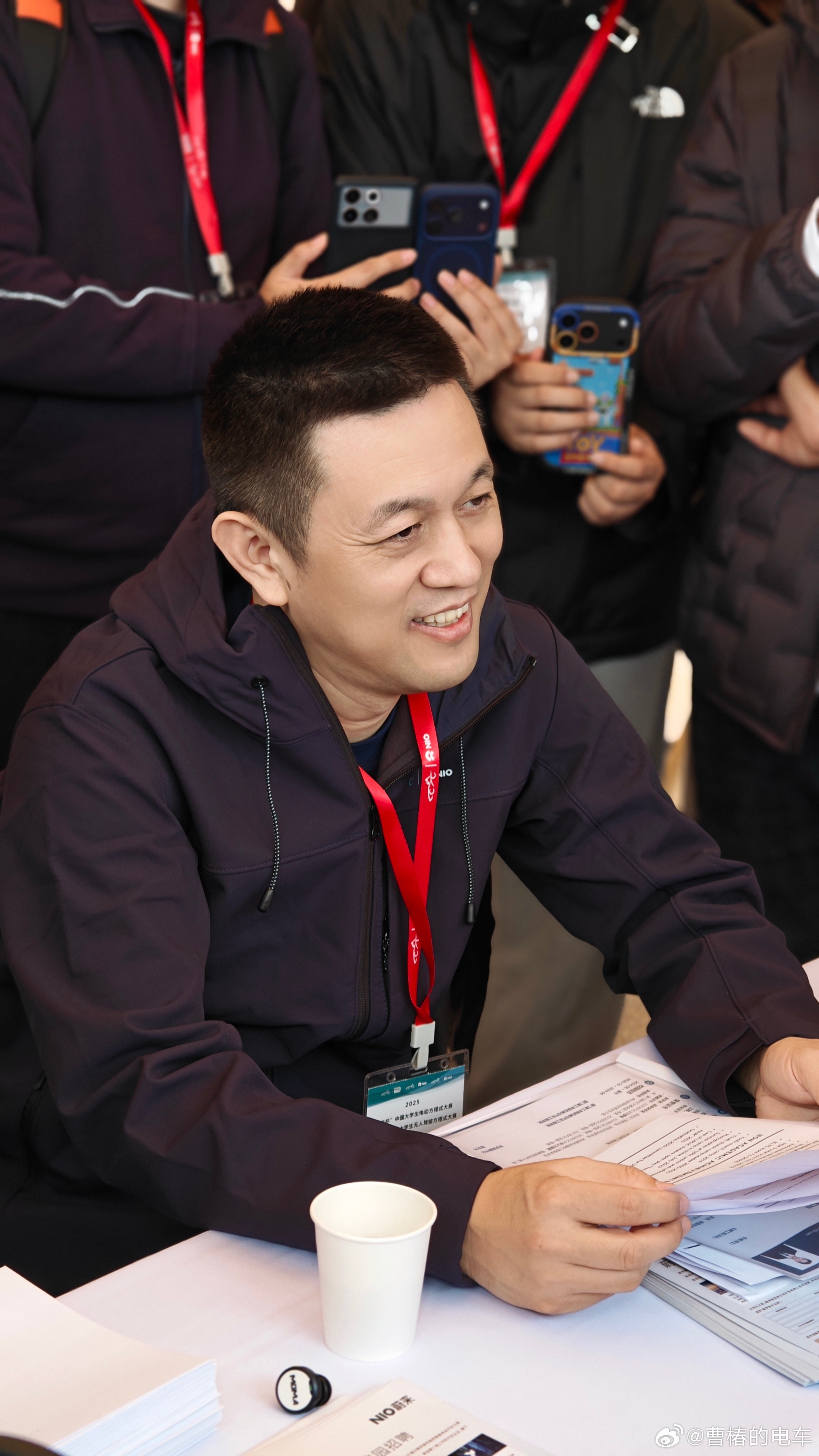 李斌：有信心实现四季度盈利，高毛利车型订单强劲11月25日，蔚来创始人、董事长、