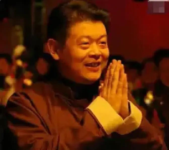 傅彪走了19年，葛优没给傅家一分钱——但傅子恩现在是8.4分导演
 
你见过冯小