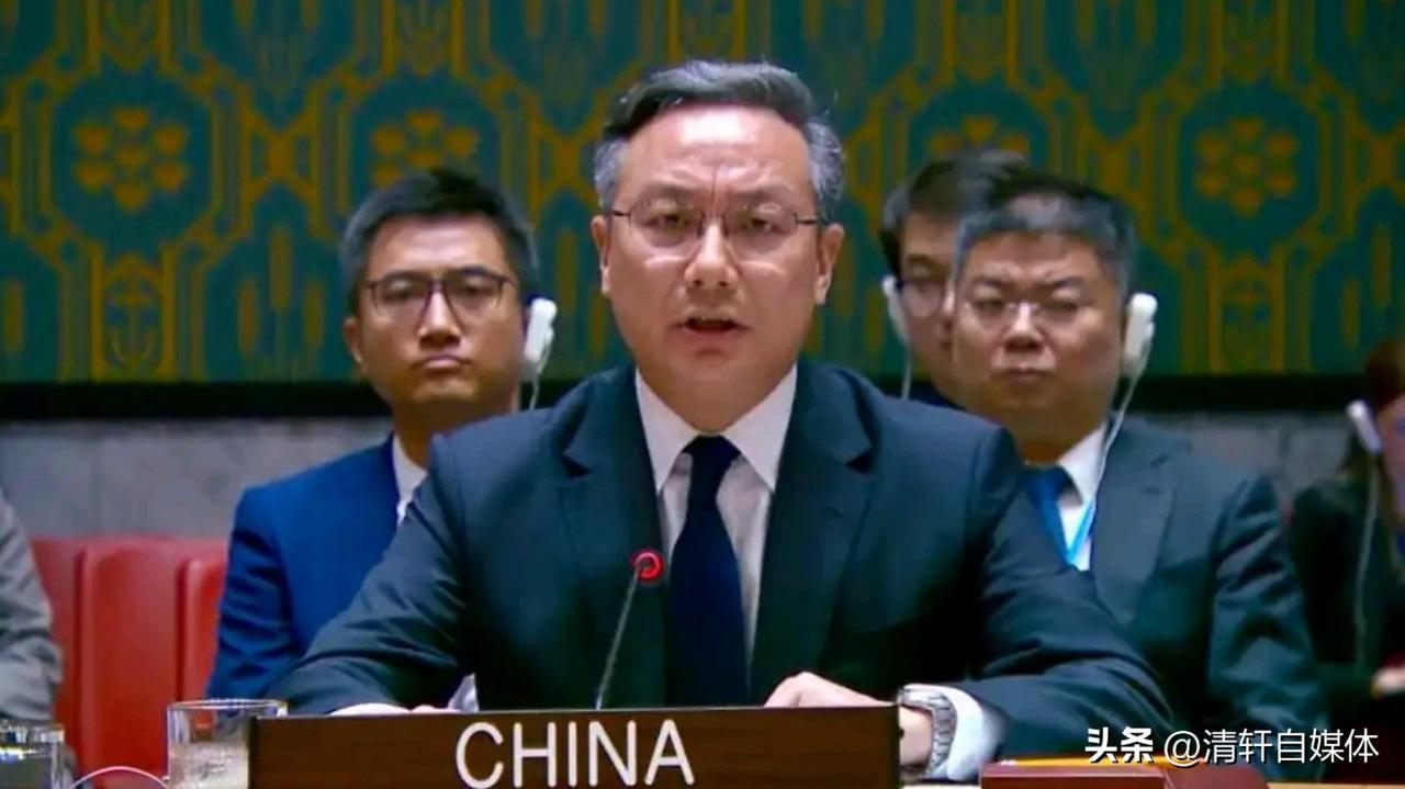 安理会伊核会议现场博弈：中方呼吁重回外交轨道，中俄联手否决会议议程
 
当地时间