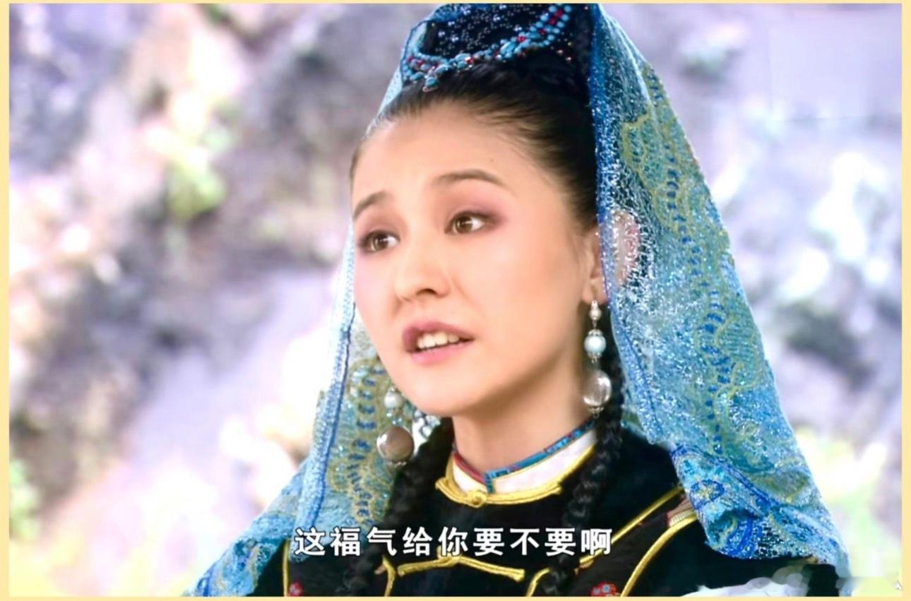 葫芦爷爷剪掉葫芦村民被逼砍网红树 就好像一大群饥不可耐的难民蜂拥而至，去抢一锅熬