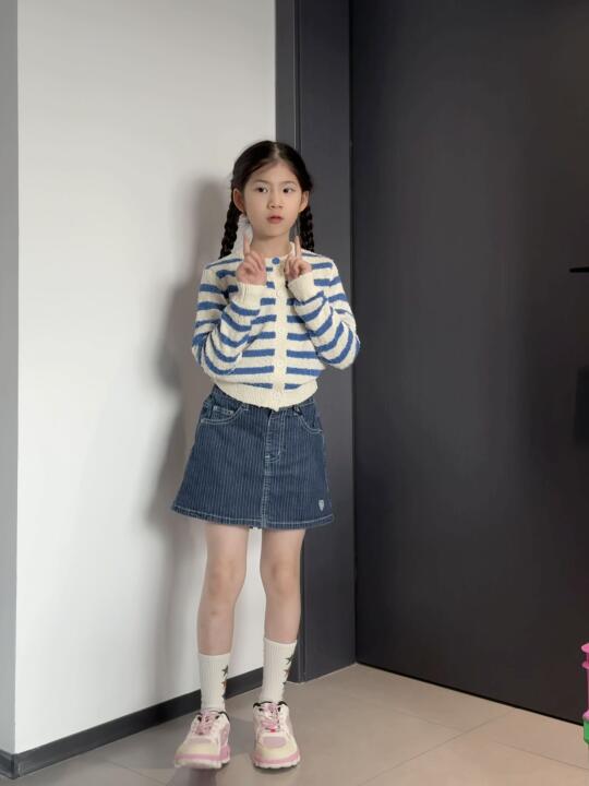 写完作业的快乐小学生
