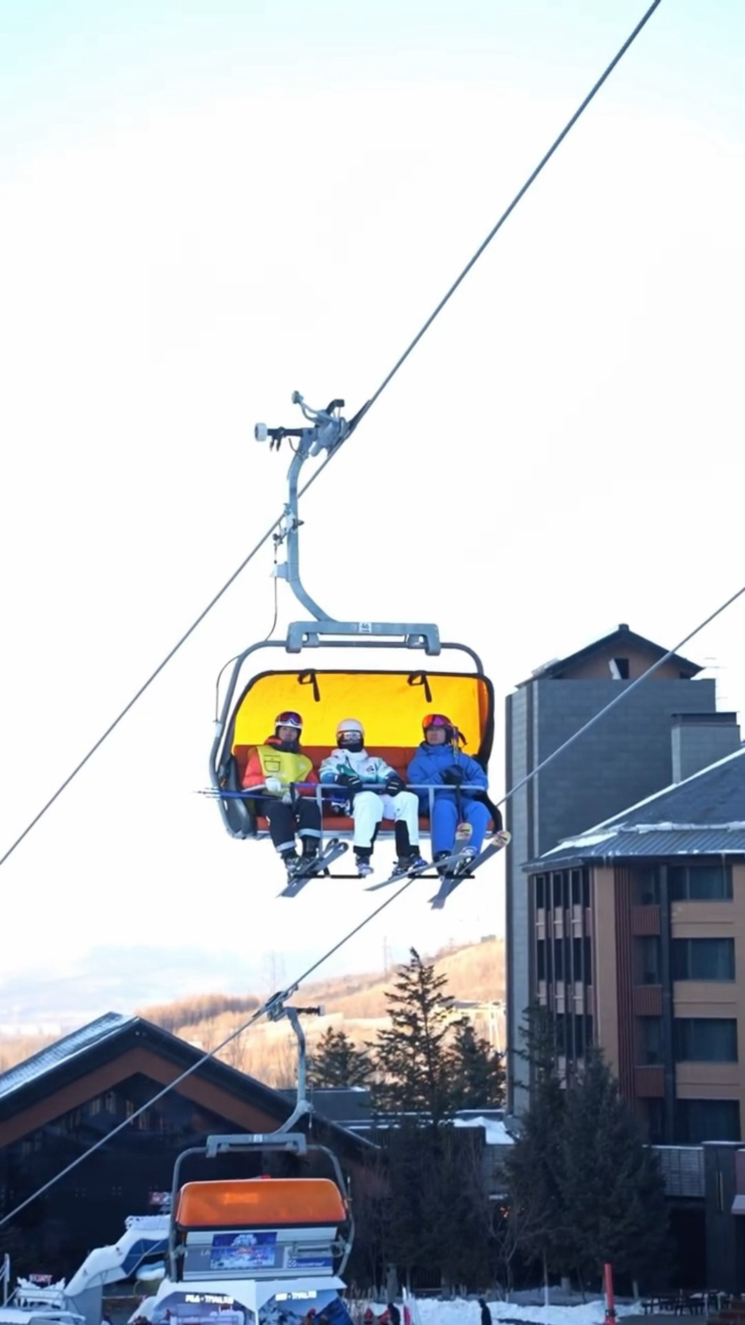 松花湖偶遇白敬亭滑雪！偶遇白敬亭滑雪