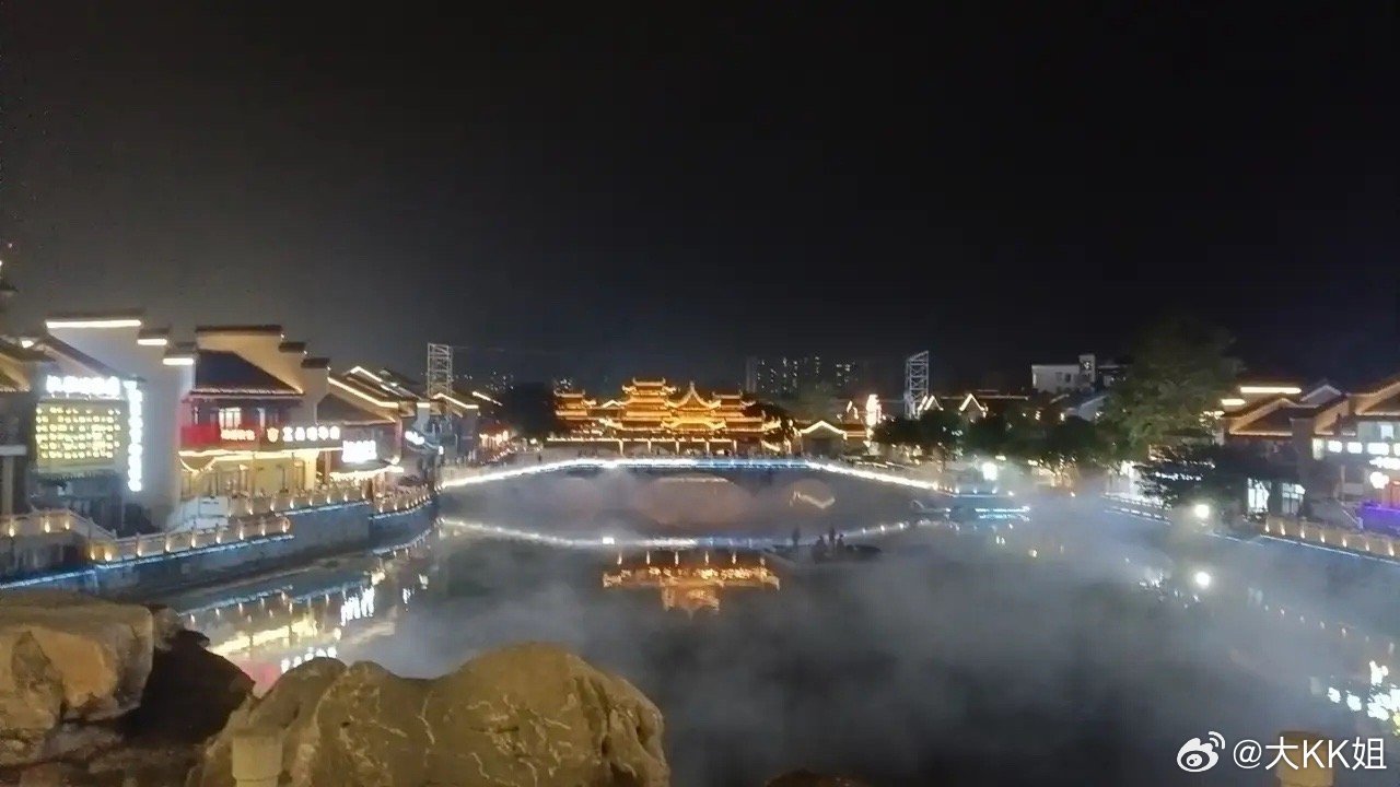 今日尾盘主力资金净流出TOP12股票分析1. 特变电工◦ 资金流出额：-16.9